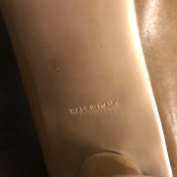 ‼️SOLD!!!‼️Authentic olive PRADA heel shoe. - Picture 4 of 8